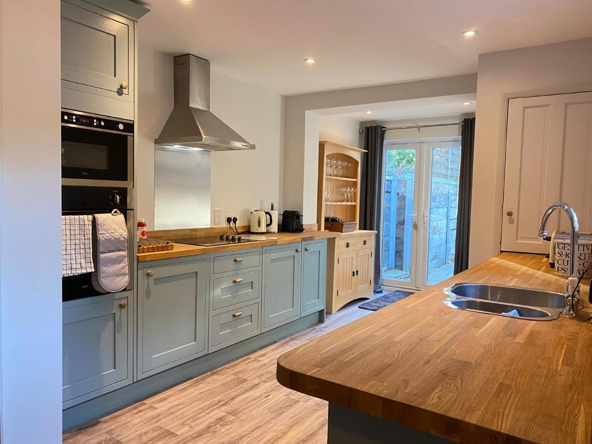 Luxurious Victorian Villa With Parking Sleeps Six Bury St. Edmunds Экстерьер фото