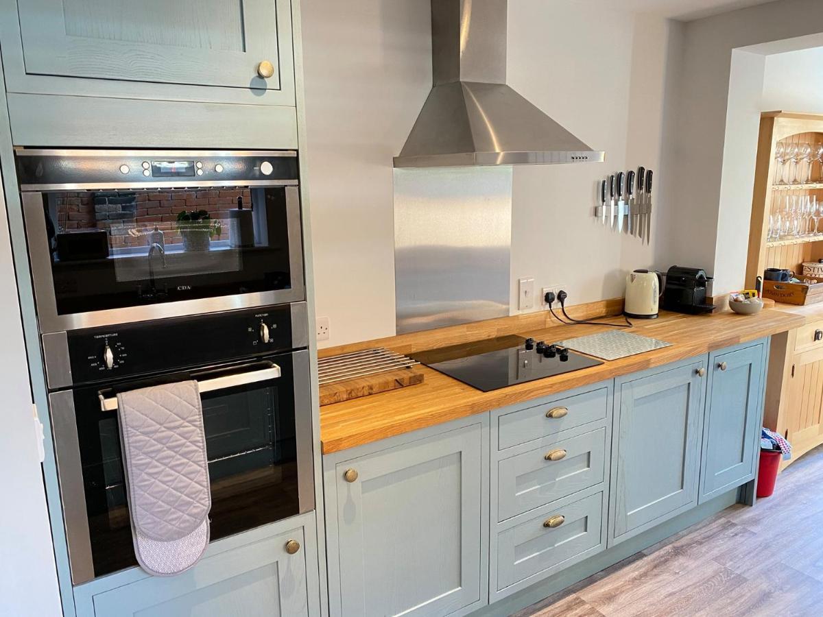 Luxurious Victorian Villa With Parking Sleeps Six Bury St. Edmunds Экстерьер фото