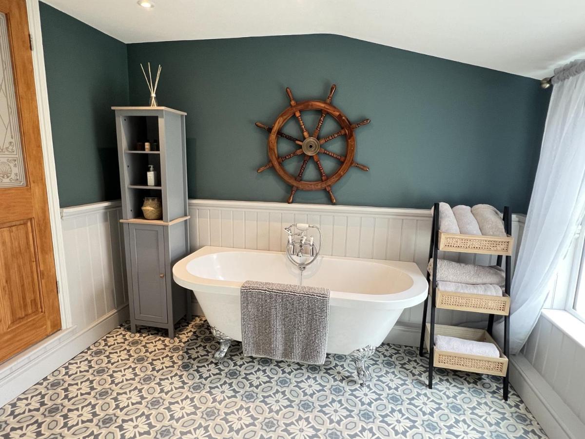 Luxurious Victorian Villa With Parking Sleeps Six Bury St. Edmunds Экстерьер фото